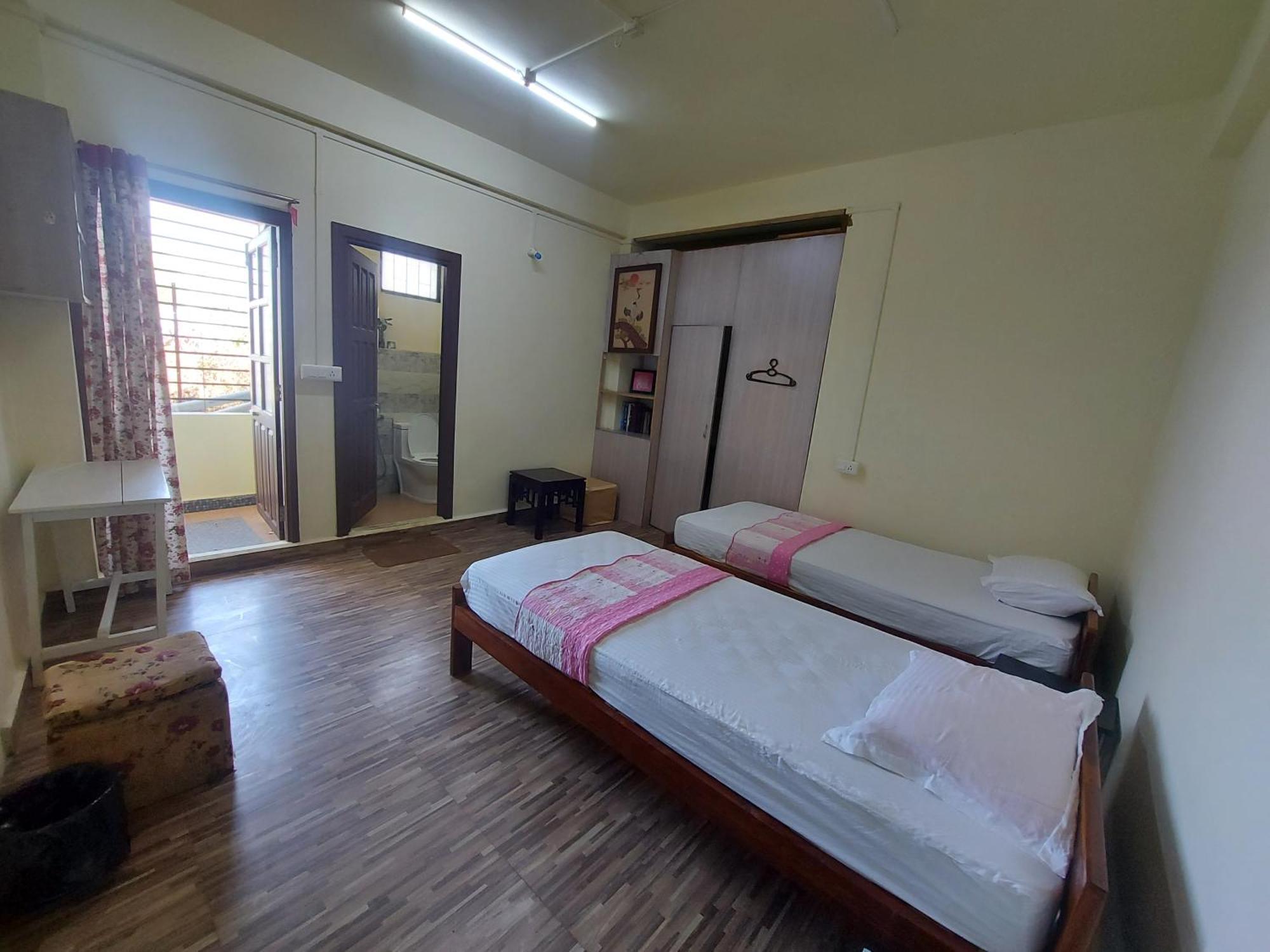 Giftland Homestay Аиджал Экстерьер фото